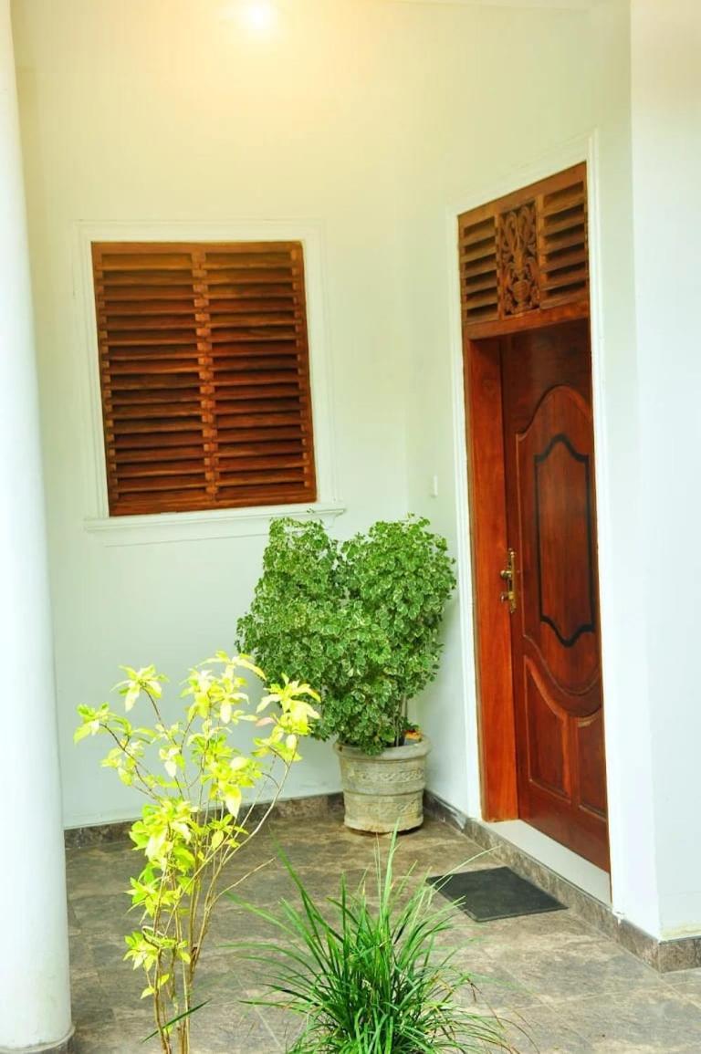 Randu Homestay And Restaurant Tangalle Room photo