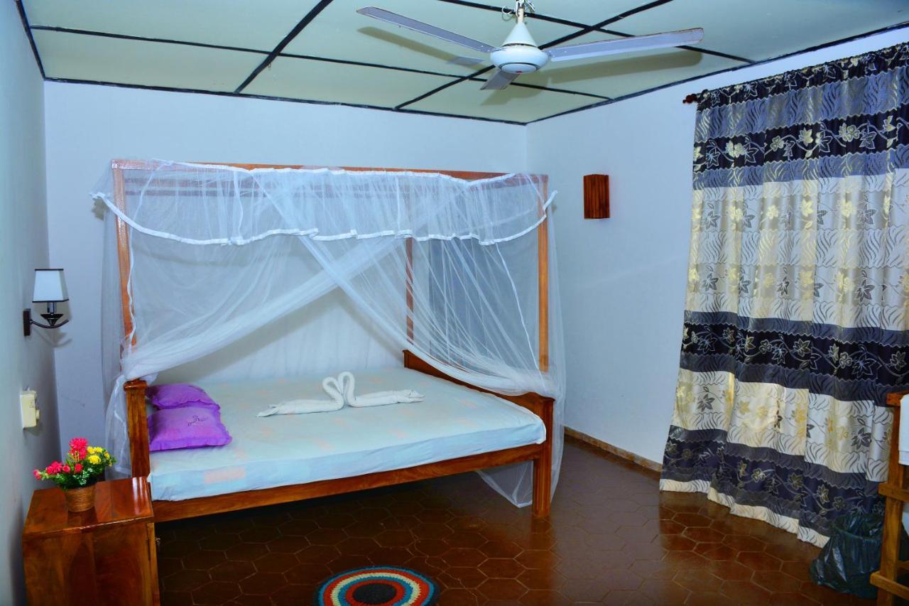 Randu Homestay And Restaurant Tangalle Exterior photo